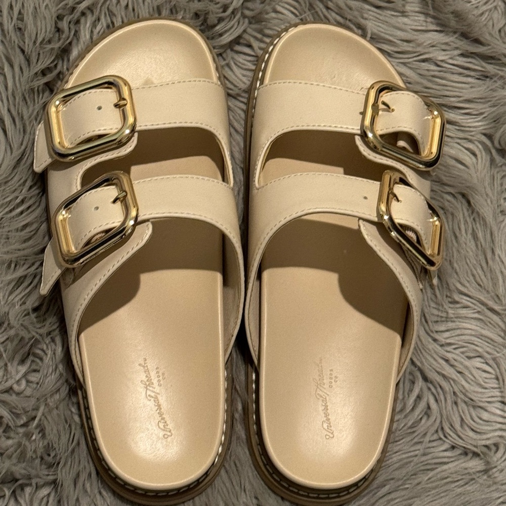 Universal thread sandals